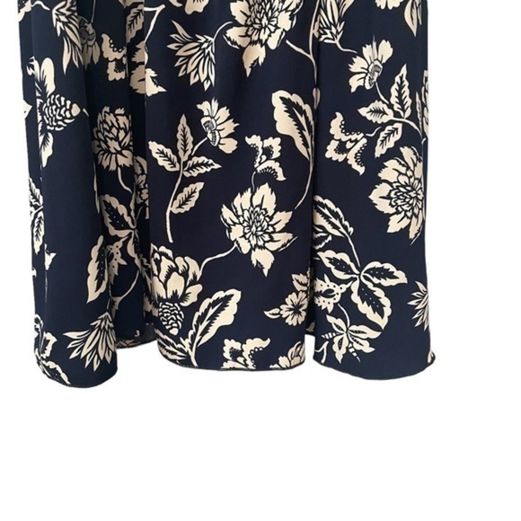 🔹5/$25🔹 Miss Daisy Blue and White Floral Spaghetti Strap Dress. Size Large - Picture 5 of 10